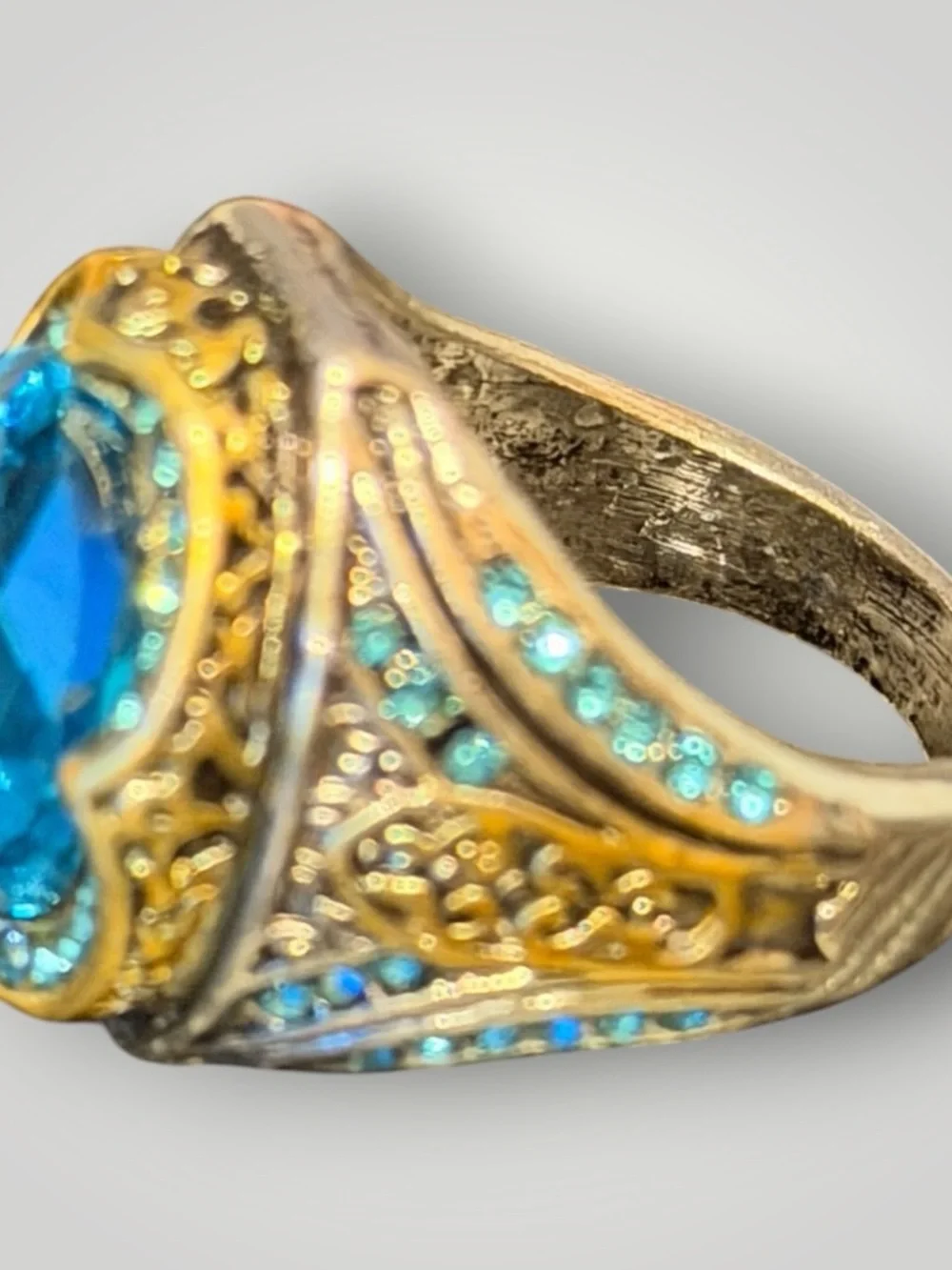 Ornate Aqua Blue Crystal Cocktail Ring Antique Gold Tone Rhinestone